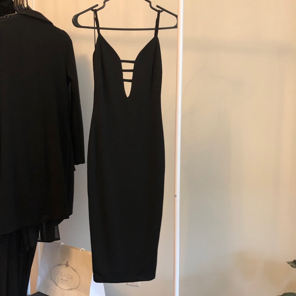 Black midi bodycon dress